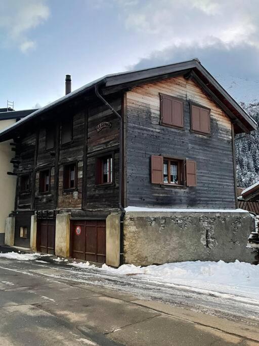 La Grange A Coco Avec Jacuzzi Villa Bourg-Saint-Pierre Exteriör bild